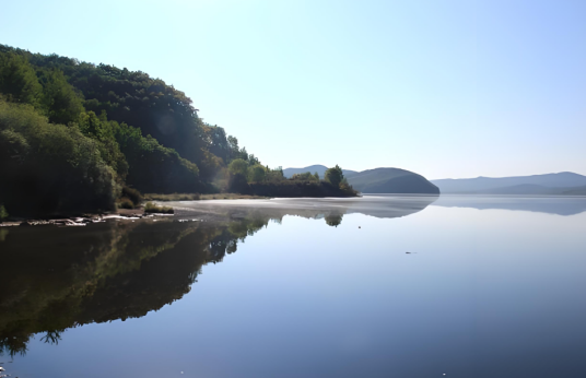 亚光湖