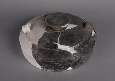 磨光黑陶大器盖