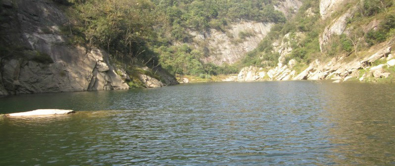 史河源头之一西河沙河乡西河村段 