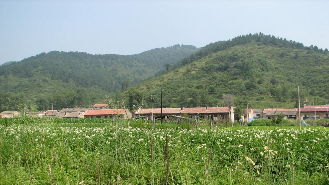 白虎岭汾阳市一侧