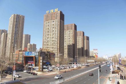 于洪新城