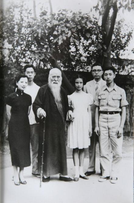 于右任与家人 