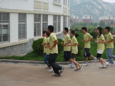 通过慢跑锻炼身体素质