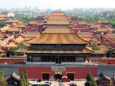 紫禁城的主要宫殿位于中轴线上