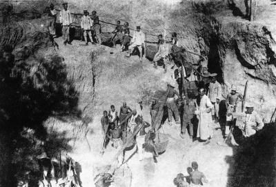 李家楼大墓1923年发掘现场 