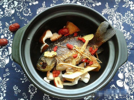 鲫鱼汤