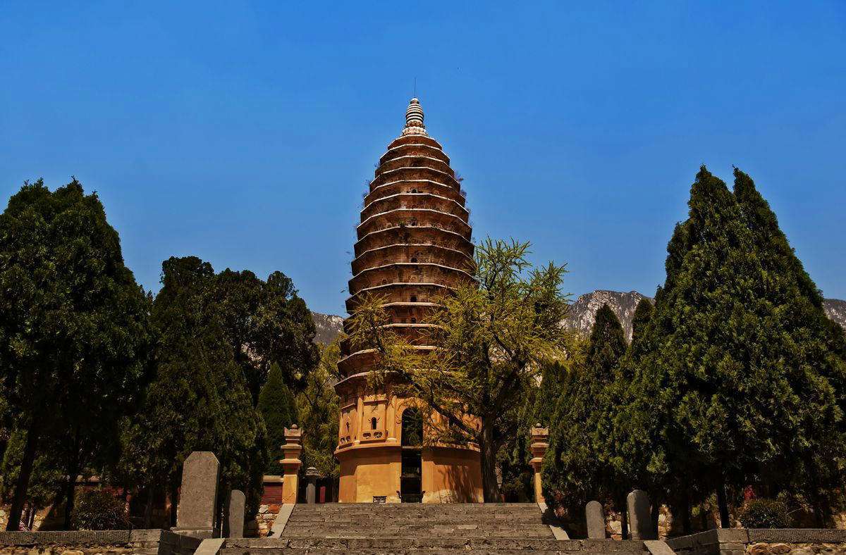 密檐式嵩岳寺塔