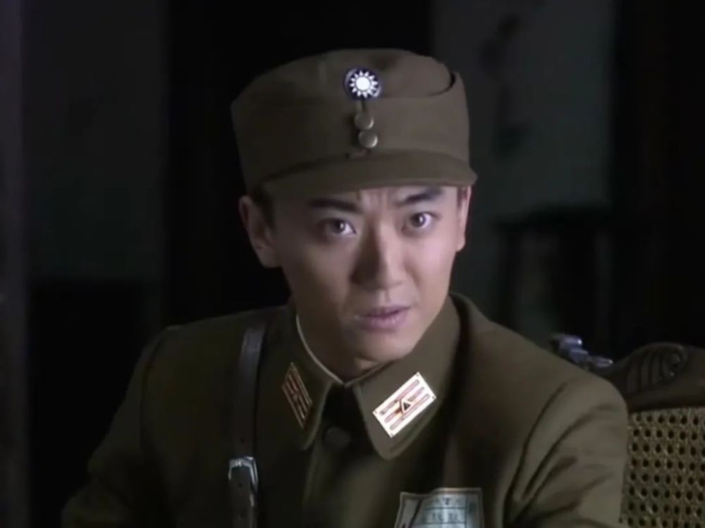 在《义者无敌》中饰演邱三奇