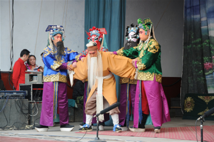 演出剧照