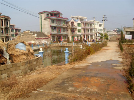 鲁家村入口