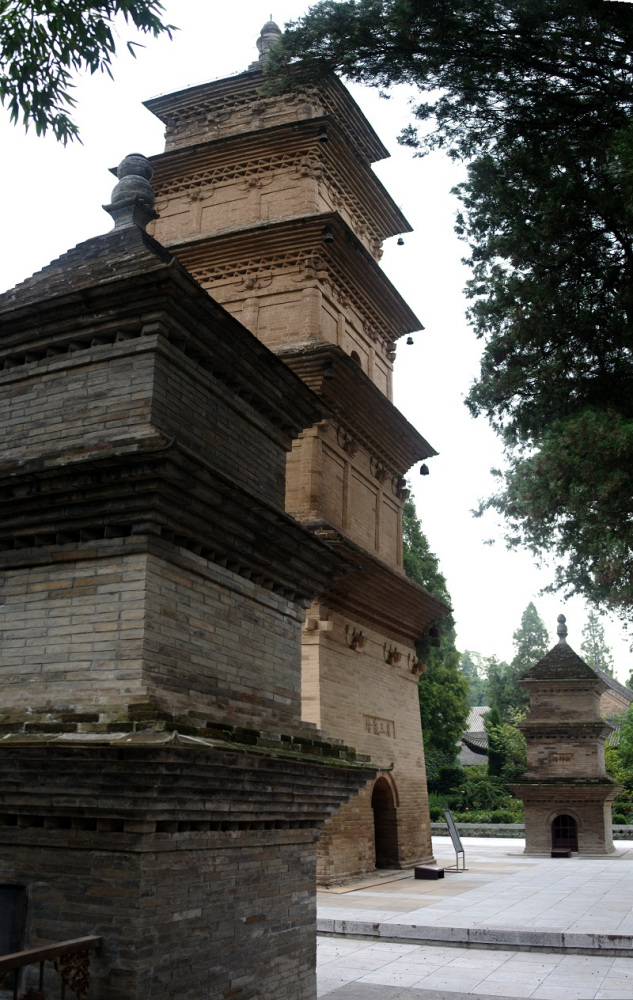 兴教寺塔