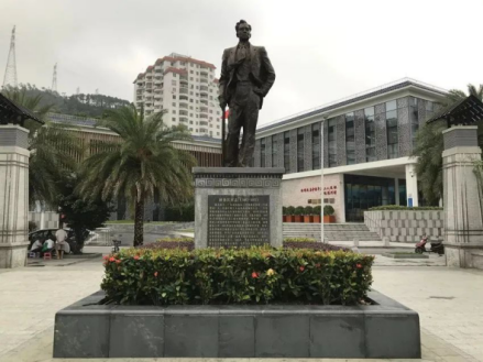 林伟民与中国早期工人运动史迹陈列馆