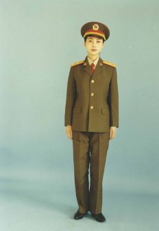 87式陆军女将官夏常服