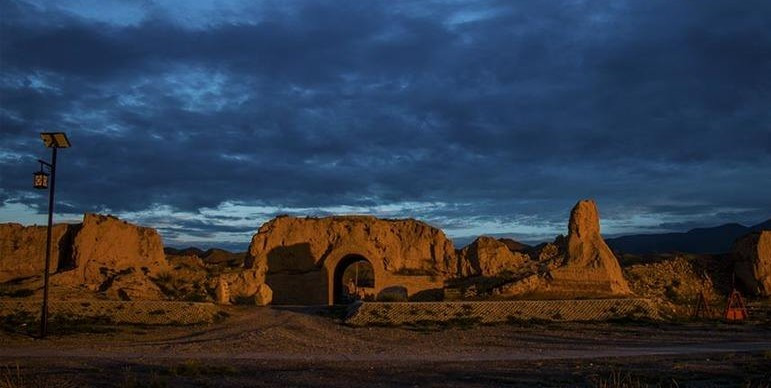 焉支山下的峡口驿遗址