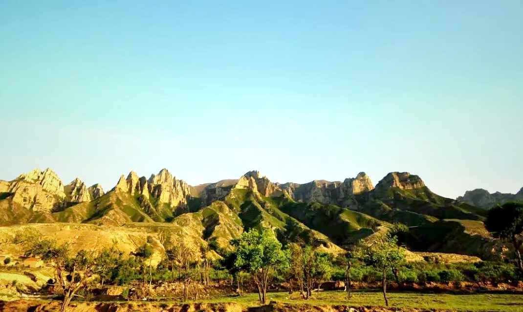 熊耳山主峰青天背