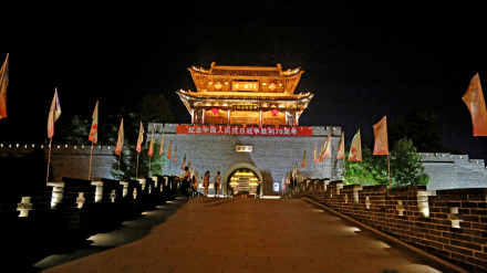 台儿庄城楼夜景
