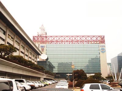 KBS本馆与相邻的新馆