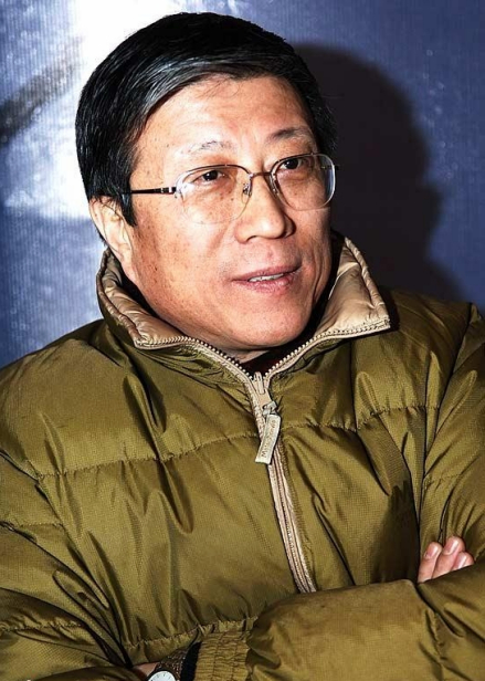 李汀 