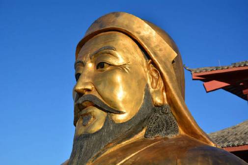 萨迦派和昆氏家族捐赠给元世祖祭祀宫的忽必烈铜像