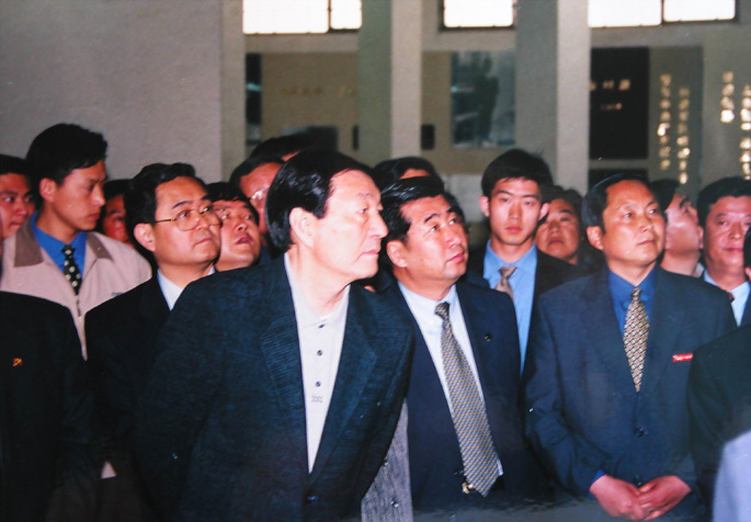 国务院总理朱镕基到淮安周恩来纪念馆参观