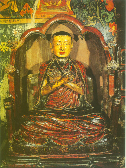 西藏江孜白居寺八思巴坐姿像 