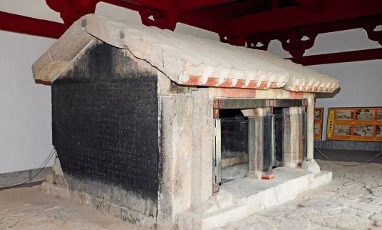 孝堂山郭氏墓石祠 孝堂山郭氏墓石祠