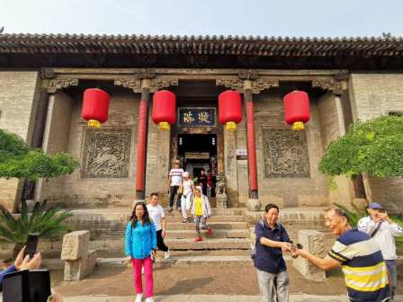敬业堂外景图