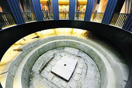天堂中心柱遗址坑