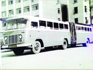 上世纪70年代亮相南京的“大通道”公交车