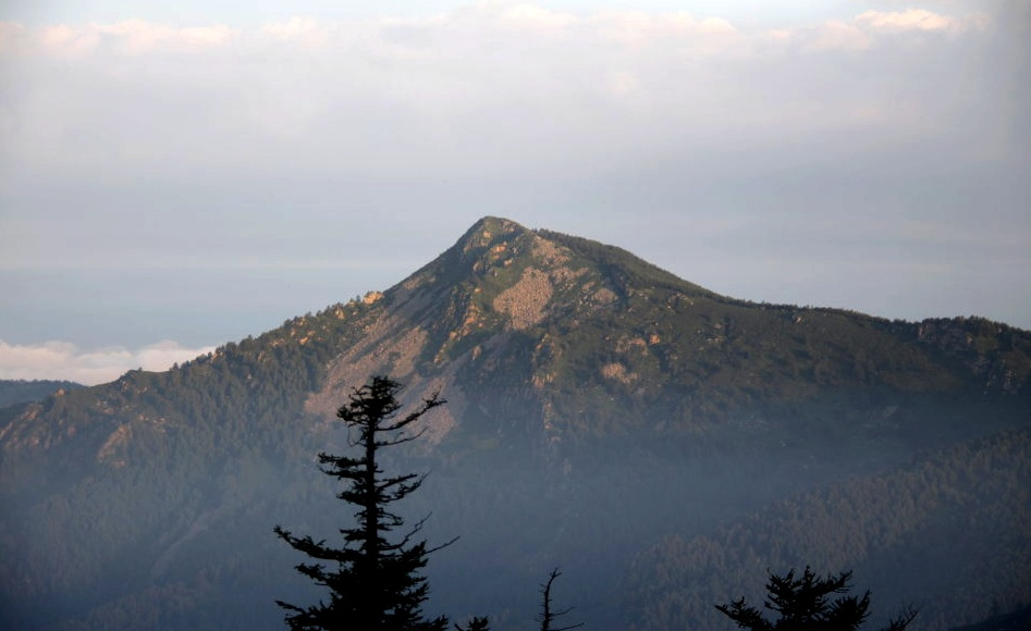 孝文山