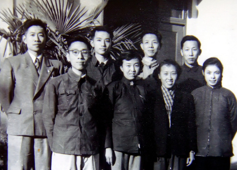 1957年,外交部条约法律司部分人员合影(后排左二为厉声教)