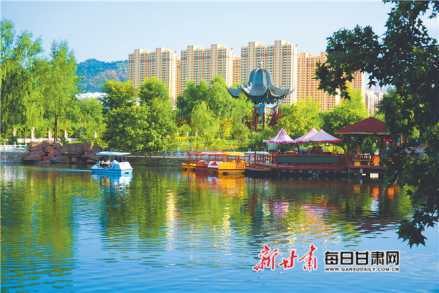 临夏市东郊公园景色宜人