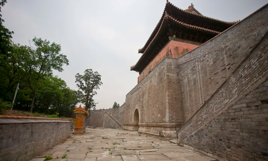 方城后部的空间及琉璃影壁