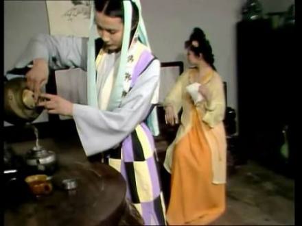 妙玉斟茶（87版剧照）
