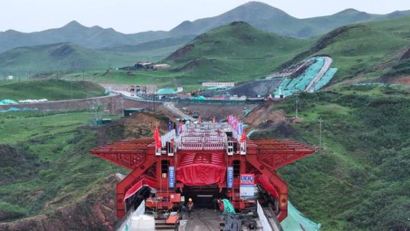 2024年6月3日西成铁路甘肃段白龙江大桥（无人机照片）