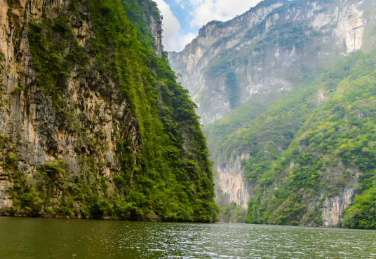 鲁布革三峡风景区