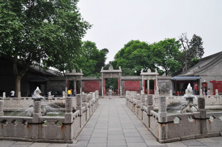泮池
