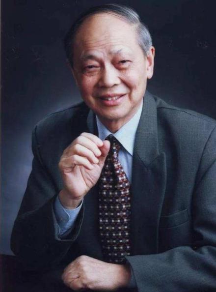 郑有炓近照