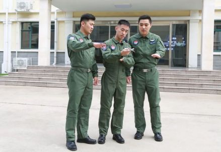 海军航空兵的空勤特装