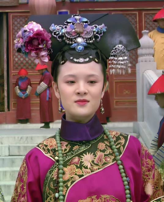 曹琴默