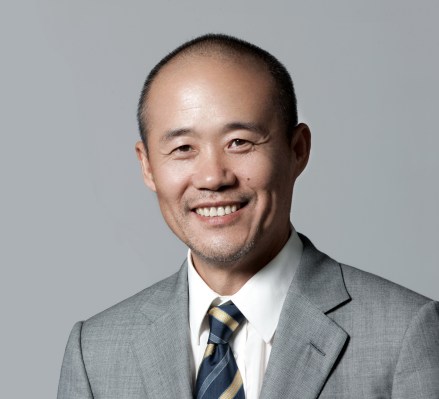 王石