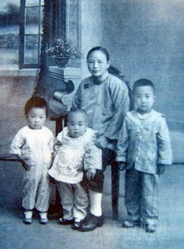 江冬秀和孩子
