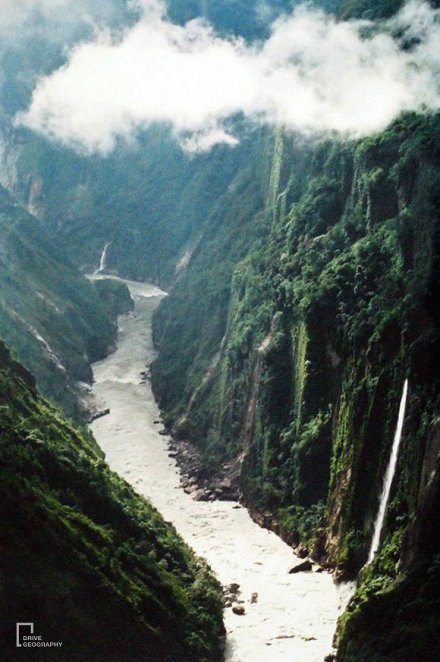 雅鲁藏布大峡谷