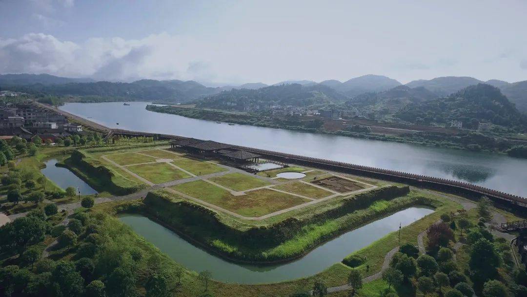 里耶古城遗址全景照
