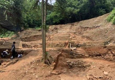 清代窑炉挖掘现场