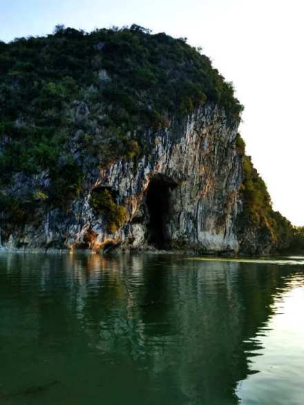父子岩洞穴