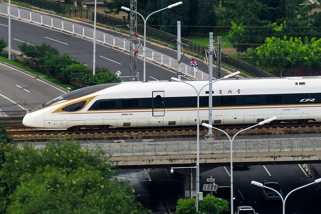CR400BF担当的京津城际列车在永定门
