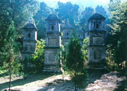 灵山寺古塔群