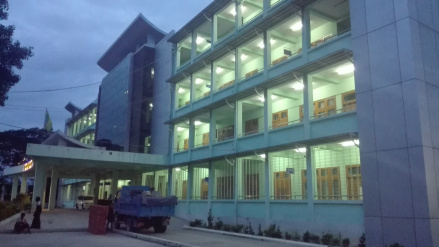 曼德勒外国语大学