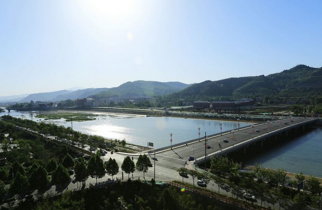 洛河河南省卢氏县城区段